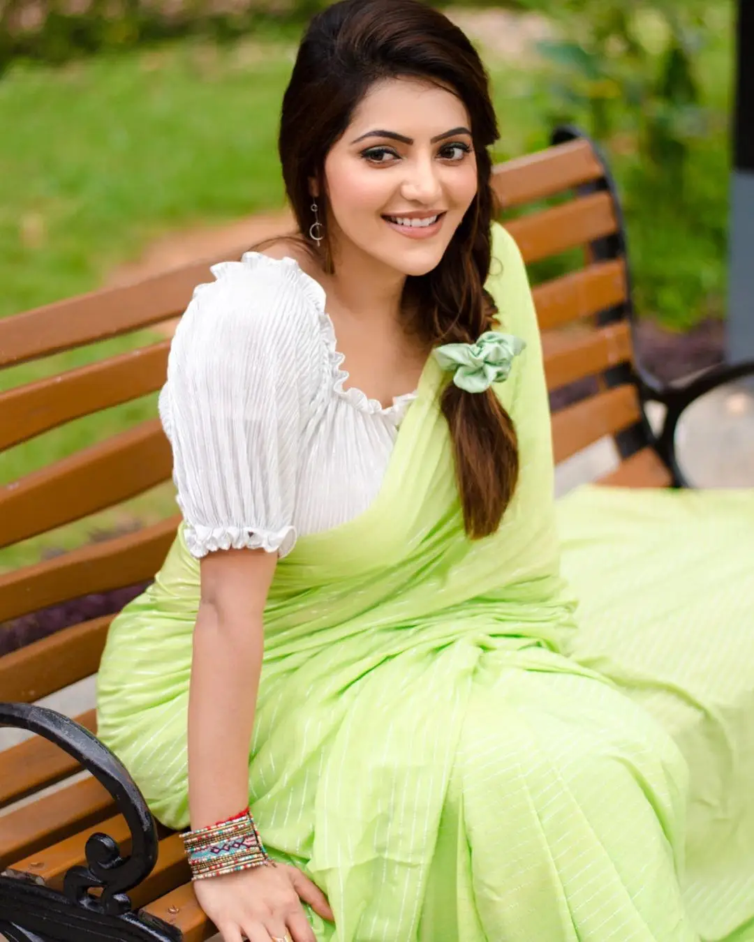 TAMIL GIRL ATHULYA RAVI STILLS IN GREEN SAREE WHITE BLOUSE